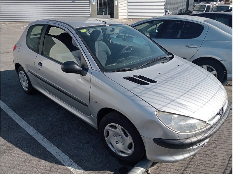 peugeot 206 berlina del año 1999