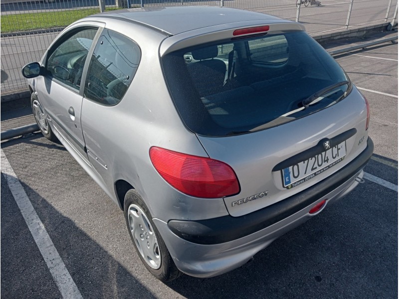 peugeot 206 berlina del año 1999