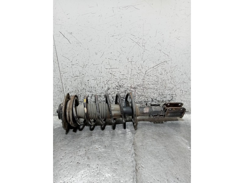 Recambio de amortiguador delantero derecho para renault rapid/express (f40) 1.4 referencia OEM IAM   
