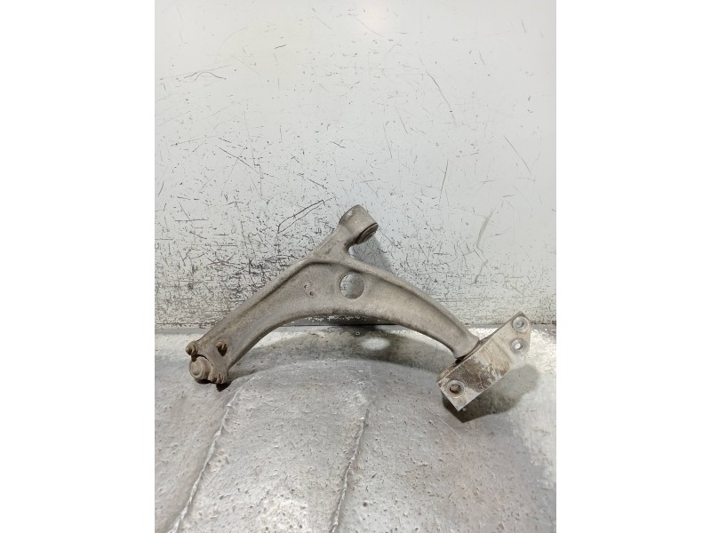 Recambio de brazo suspension inferior delantero derecho para volkswagen passat variant (3c5) advance referencia OEM IAM 3C040715