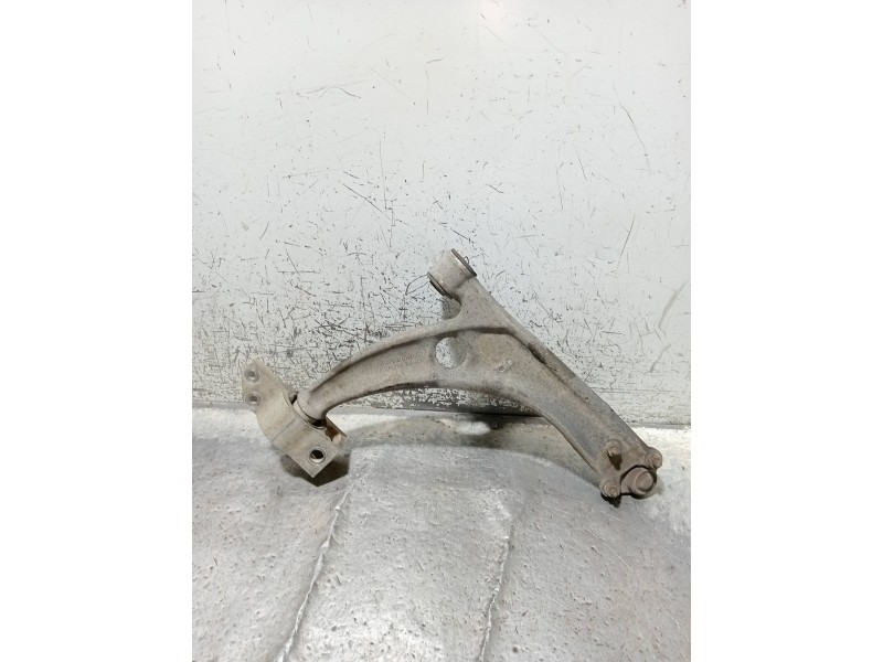 Recambio de brazo suspension inferior delantero izquierdo para volkswagen passat variant (3c5) advance referencia OEM IAM 3C0407
