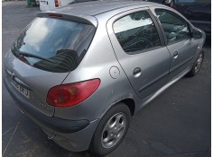 peugeot 206 berlina del año 2001 2
