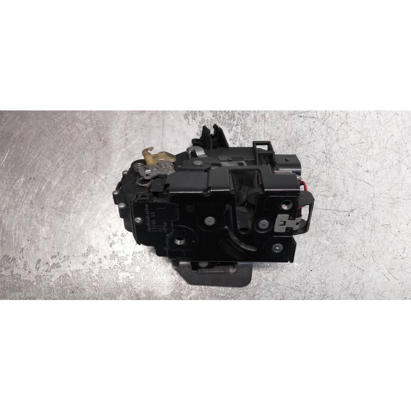 Recambio de motor cierre centralizado delantero izquierdo para audi a6 berlina (4b2) 2.5 tdi quattro referencia OEM IAM 4O183701