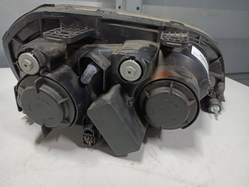 Recambio de faro izquierdo para chevrolet nubira berlina 1.6 cat referencia OEM IAM   