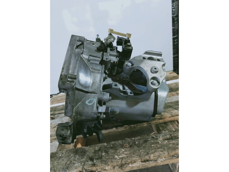 Recambio de caja cambios para citroen c3 1.1 furio referencia OEM IAM 20CQ08 1073140 5V
