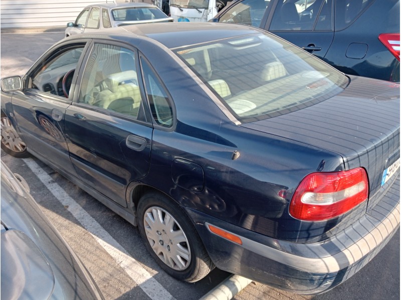 volvo s40 berlina del año 2000