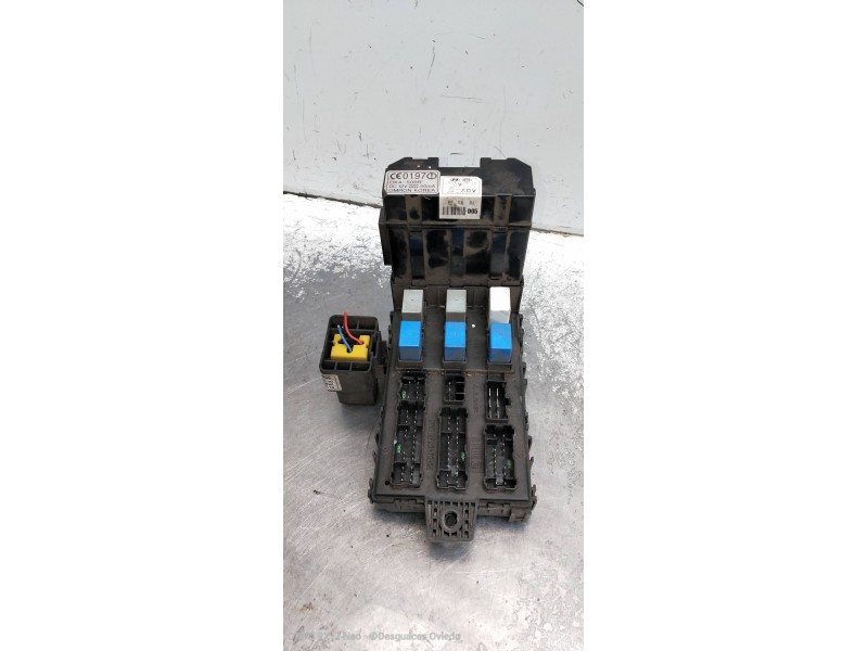 Recambio de caja reles / fusibles para hyundai santa fe (sm) 2.0 crdi vgt comfort referencia OEM IAM 9540026511 9118826105 