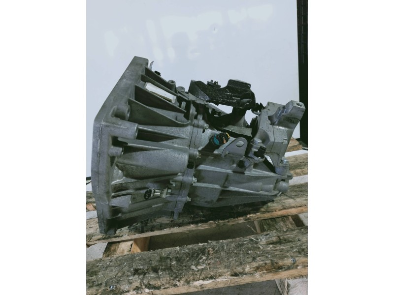 Recambio de caja cambios para renault megane iii berlina 5 p dynamique referencia OEM IAM TL4068 S007223 6V