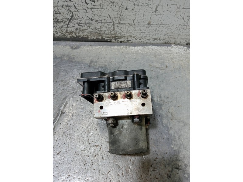 Recambio de abs para toyota corolla verso (r1) 2.2 turbodiesel cat referencia OEM IAM 0265234222 44500F020 