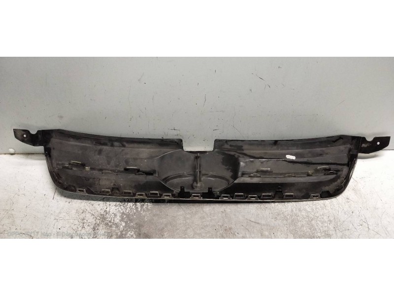Recambio de rejilla delantera para ford c-max trend referencia OEM IAM   