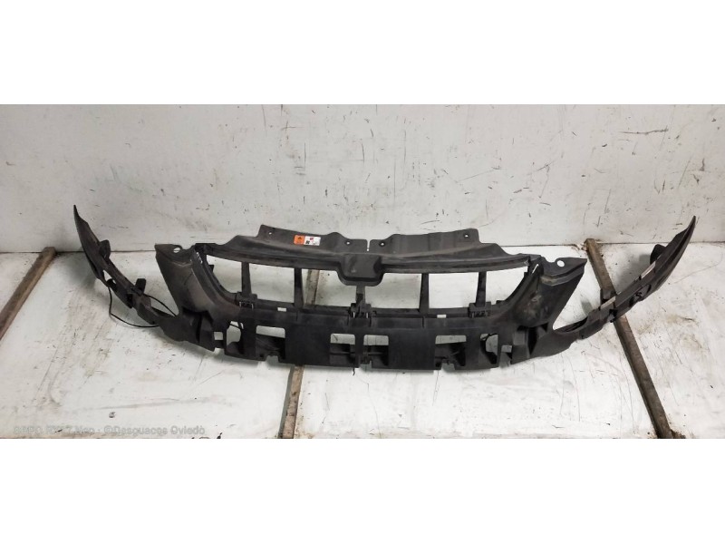 Recambio de rejilla delantera para ford c-max trend referencia OEM IAM   