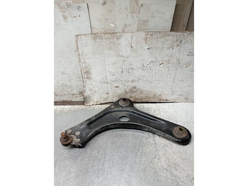 Recambio de brazo suspension inferior delantero izquierdo para citroen c3 exclusive referencia OEM IAM   