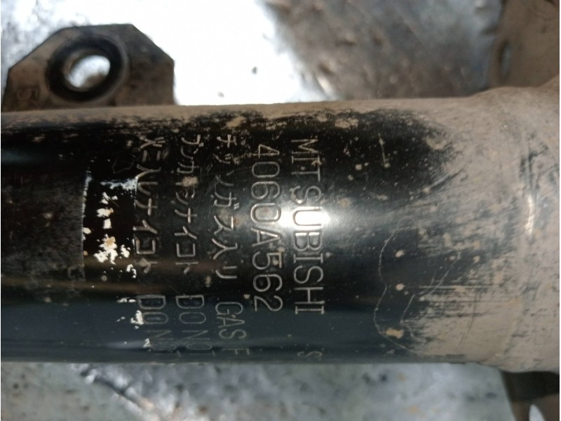 Recambio de amortiguador delantero derecho para mitsubishi outlander (gf0) motion 4wd referencia OEM IAM 4060A562  