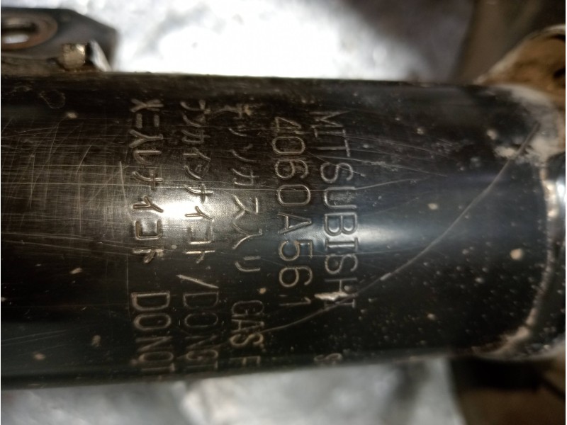 Recambio de amortiguador delantero izquierdo para mitsubishi outlander (gf0) motion 4wd referencia OEM IAM 4060A561  