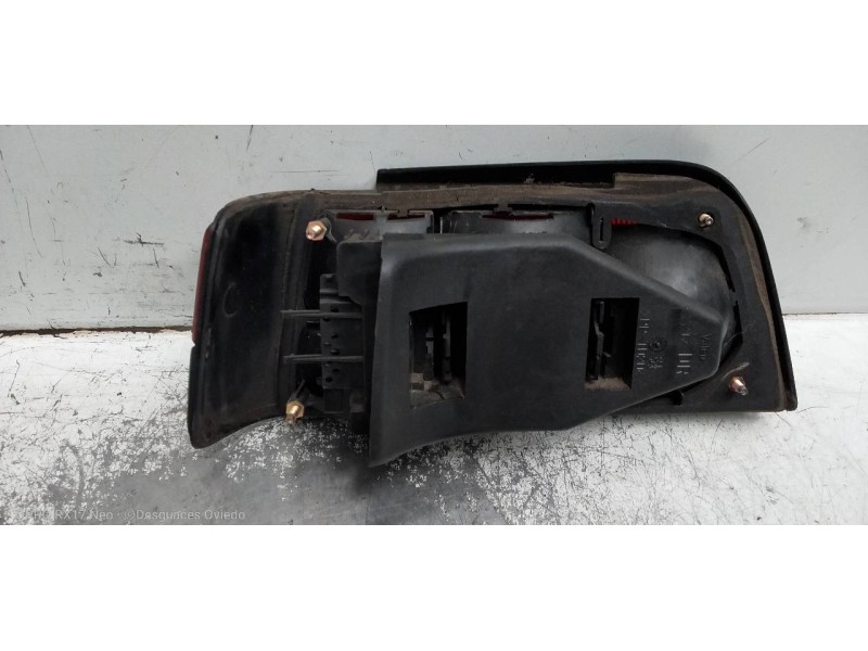 Recambio de piloto trasero derecho para peugeot 405 berlina embassy referencia OEM IAM   