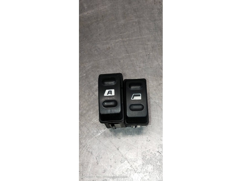 Recambio de mando elevalunas delantero izquierdo para citroen xsara berlina 1.9 td px referencia OEM IAM   