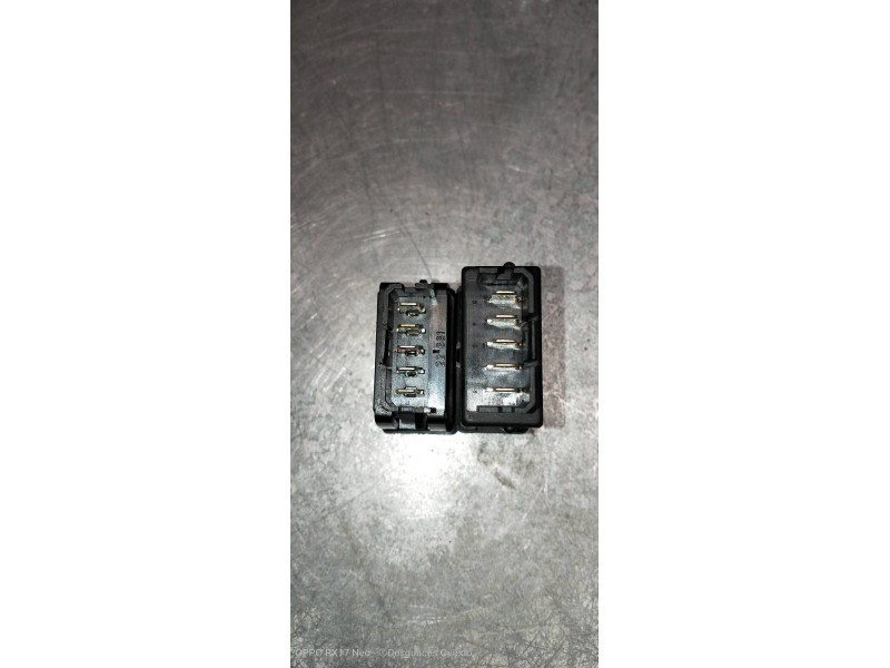 Recambio de mando elevalunas delantero izquierdo para citroen xsara berlina 1.9 td px referencia OEM IAM   