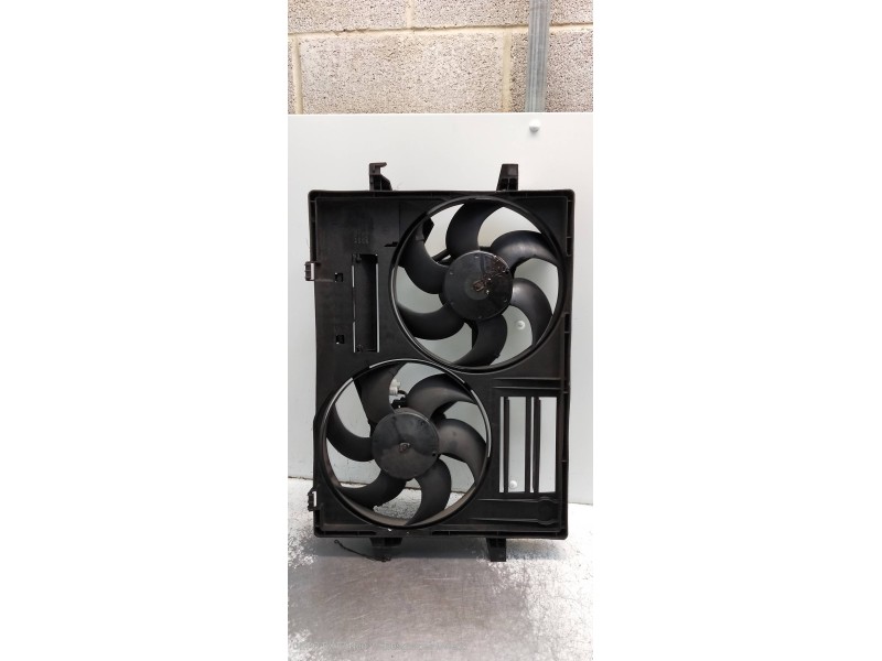 Recambio de electroventilador para jaguar x-type 2.0 d classic referencia OEM IAM 1X4H8C607AH 8240305 