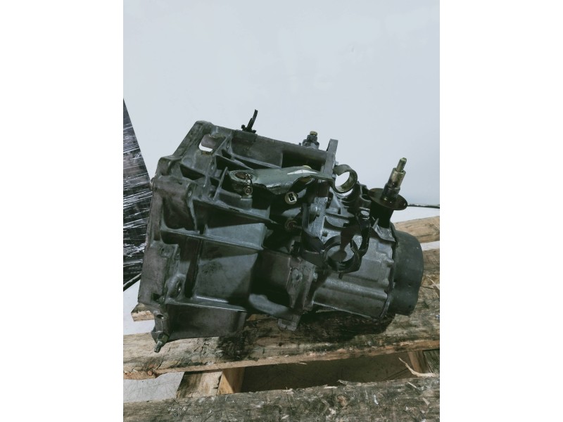 Recambio de caja cambios para citroen xsara berlina 1.9 td px referencia OEM IAM 20TA45 9145119 B 5V