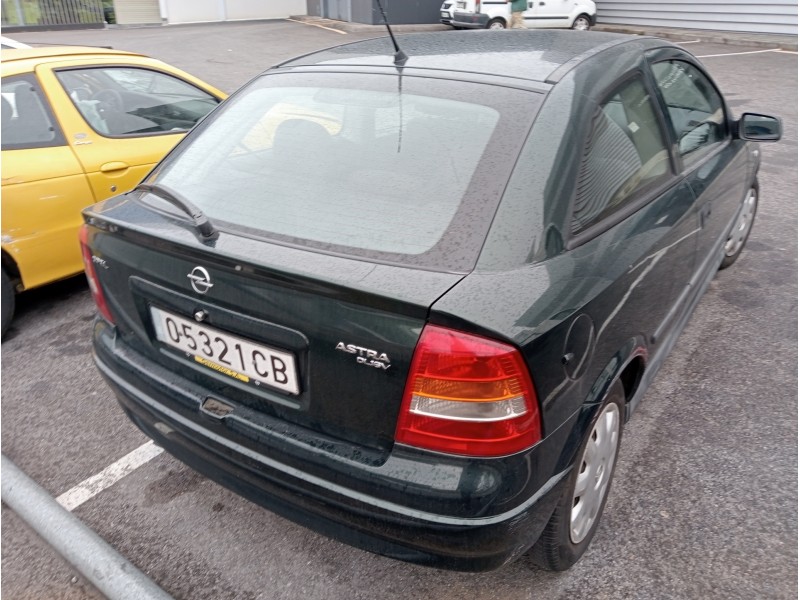 opel astra g berlina del año 1998