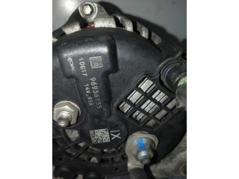Recambio de alternador para chevrolet aveo ls referencia OEM IAM 9693135  