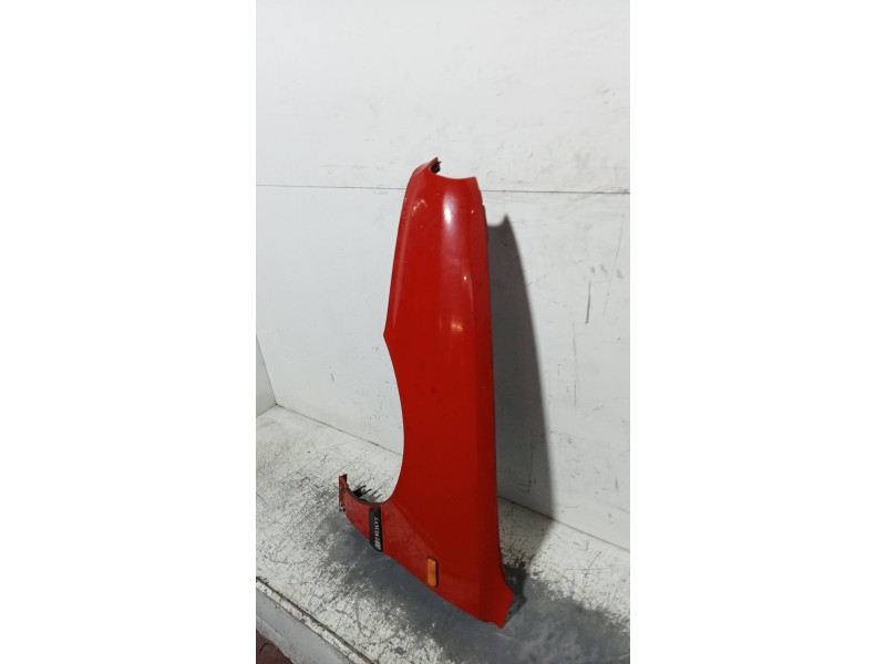 Recambio de aleta delantera izquierda para lancia delta 1.4 cat referencia OEM IAM   