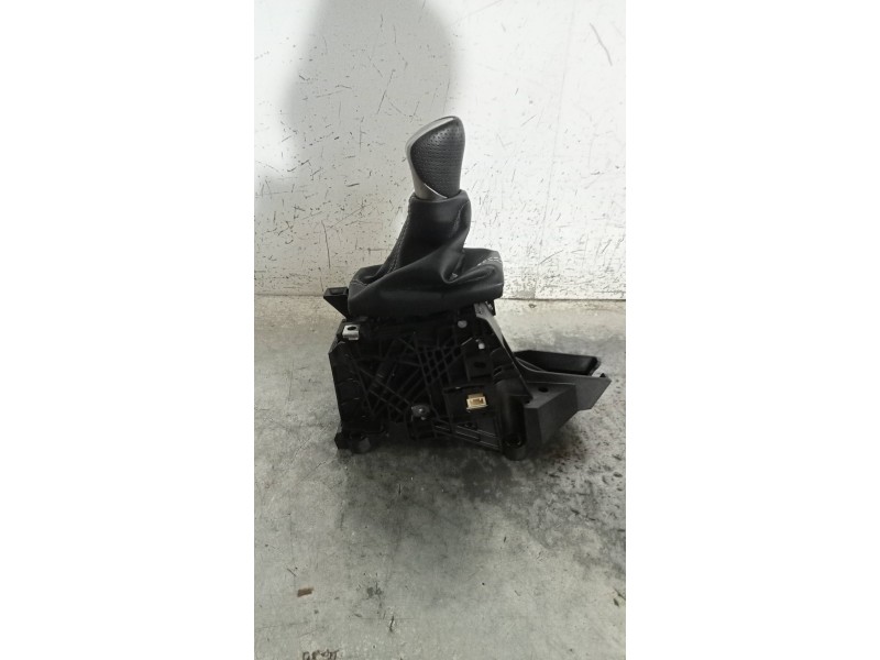 Recambio de palanca cambio para lexus nx 300h 4wd referencia OEM IAM   