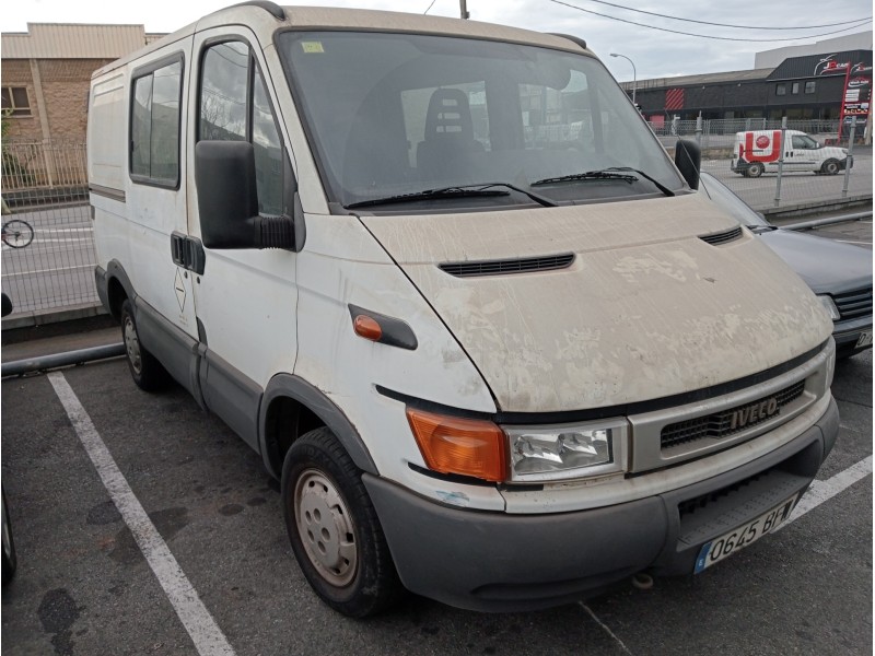 iveco daily caja cerrada (1999 =>) del año 2001