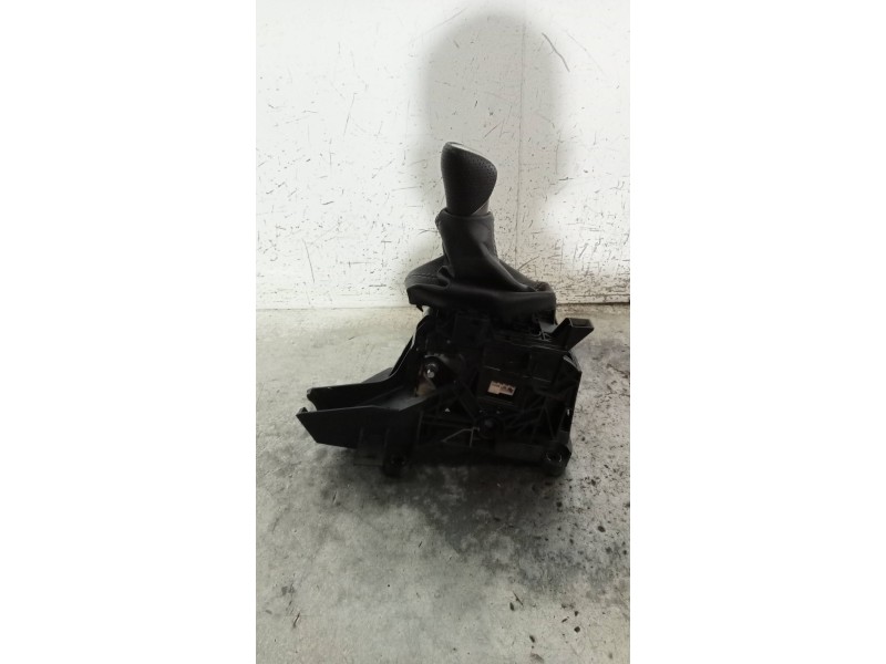 Recambio de palanca cambio para lexus nx 300h 4wd referencia OEM IAM   