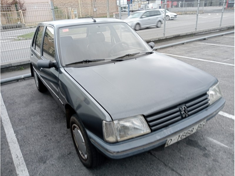 peugeot 205 berlina del año 1992
