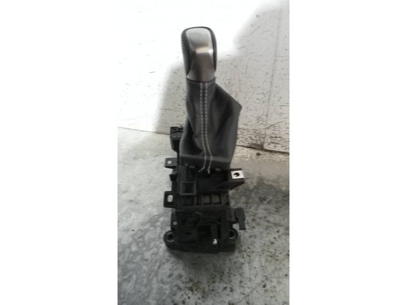 Recambio de palanca cambio para lexus nx 300h 4wd referencia OEM IAM   