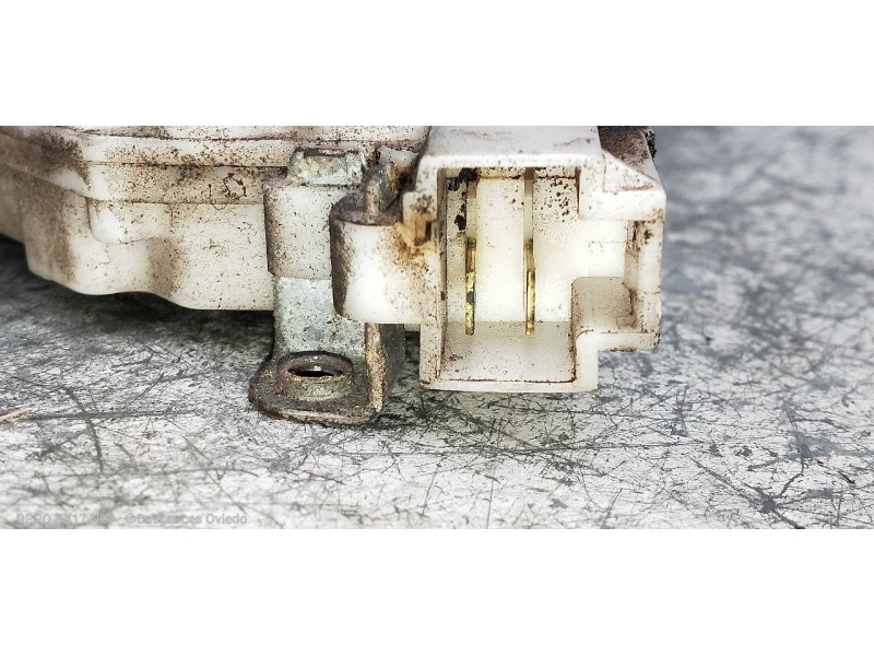 Recambio de motor cierre centralizado trasero izquierdo para nissan almera (n15) competence (1998) referencia OEM IAM 8255361U01