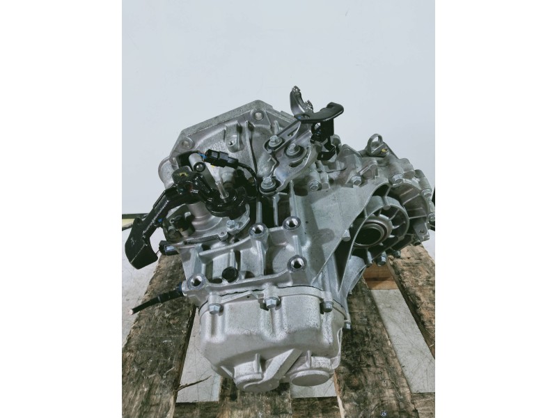 Recambio de caja cambios para hyundai i30 (pd) essence referencia OEM IAM ZG24JJ 360446 6V