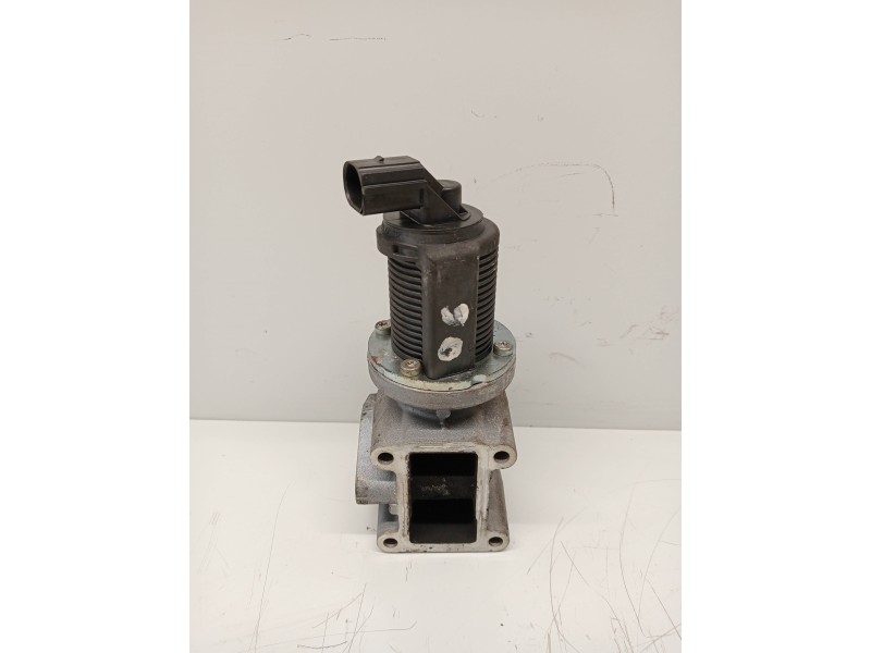 Recambio de valvula egr para cadillac bls business referencia OEM IAM 55215031  