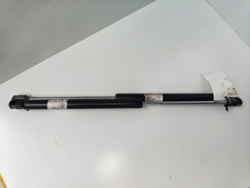 Recambio de amortiguadores maletero / porton para lada niva ( 2121 / 21213 / 21214 / 21215 ) 1.6 referencia OEM IAM 21216308015 