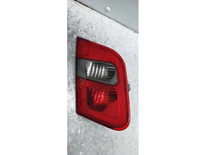 Recambio de piloto trasero izquierdo interior para mitsubishi carisma berlina 5 (da0) 1900 di-d elegance referencia OEM IAM   