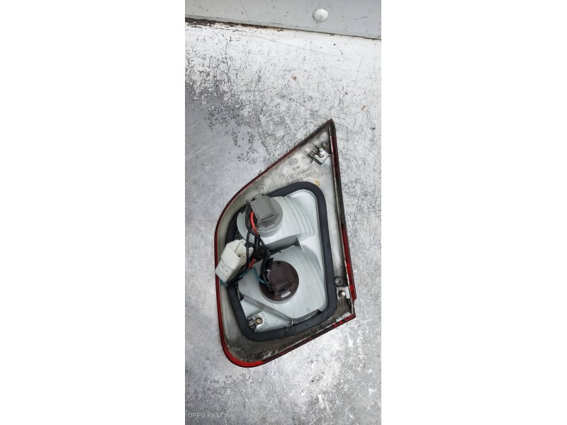 Recambio de piloto trasero izquierdo interior para mitsubishi carisma berlina 5 (da0) 1900 di-d elegance referencia OEM IAM   