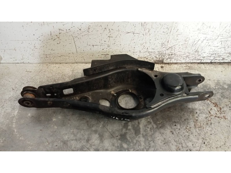 Recambio de brazo suspension inferior trasero derecho para lexus nx 300h 4wd referencia OEM IAM   