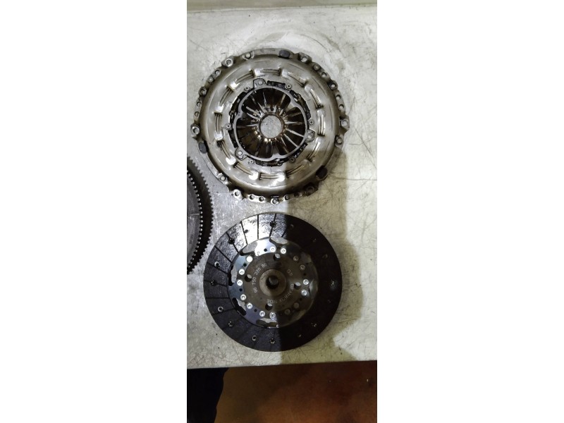 Recambio de kit embrague para citroen c4 lim. exclusive referencia OEM IAM   