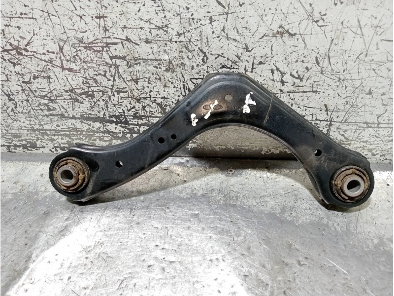 Recambio de brazo suspension superior trasero derecho para hyundai i30 (pd) essence referencia OEM IAM 55101G4AA0  