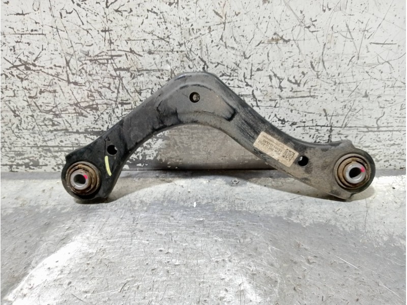 Recambio de brazo suspension superior trasero derecho para hyundai i30 (pd) essence referencia OEM IAM 55101G4AA0  