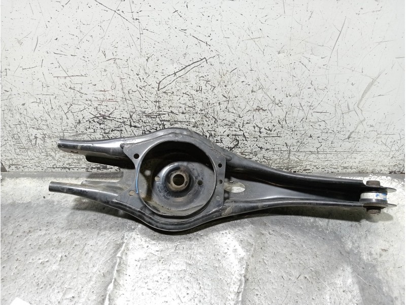 Recambio de brazo suspension inferior trasero izquierdo para hyundai i30 (pd) essence referencia OEM IAM 5510G4AA0  