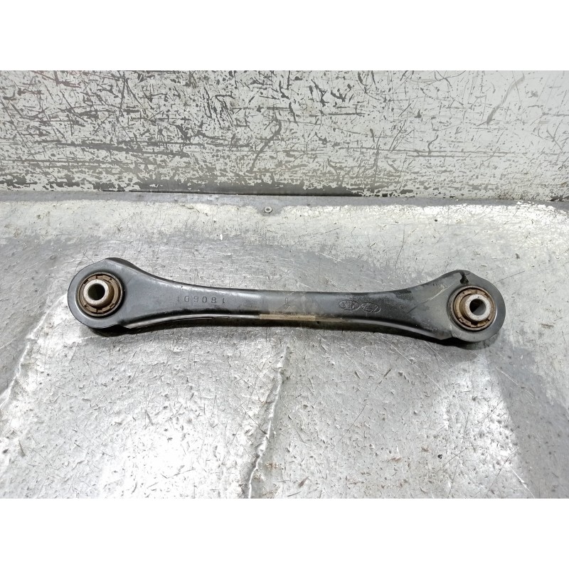 Recambio de brazo suspension superior trasero derecho para hyundai i30 (pd) essence referencia OEM IAM 55260G4AA0  