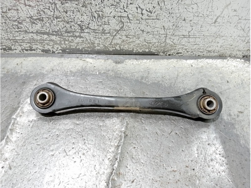 Recambio de brazo suspension superior trasero derecho para hyundai i30 (pd) essence referencia OEM IAM 55260G4AA0  