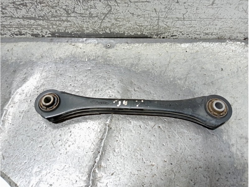 Recambio de brazo suspension superior trasero izquierdo para hyundai i30 (pd) essence referencia OEM IAM 55250G4AA0  