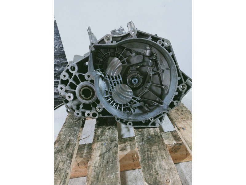 Recambio de caja cambios para opel zafira (c) referencia OEM IAM F40 R16052616BH8 6V