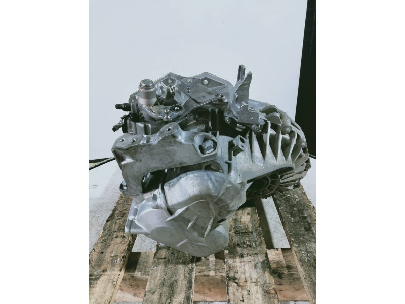 Recambio de caja cambios para opel zafira (c) referencia OEM IAM F40 R16052616BH8 6V
