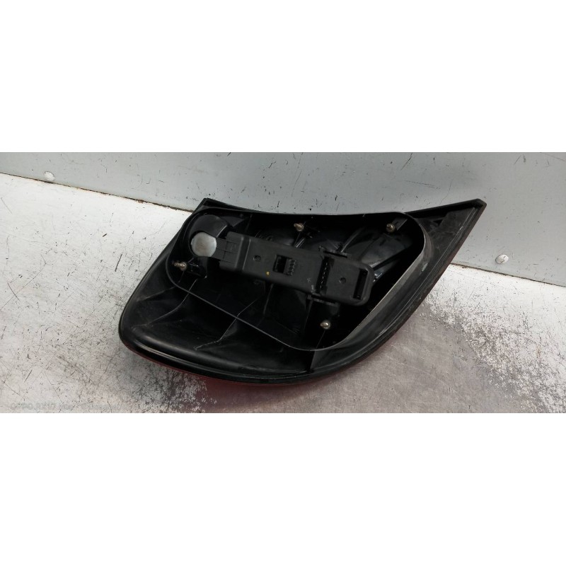 Recambio de piloto trasero derecho para mercedes clase c (w203) sportcoupe c 220 cdi (203.706) referencia OEM IAM A2038200664  