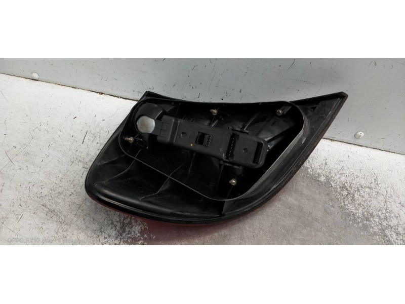 Recambio de piloto trasero derecho para mercedes clase c (w203) sportcoupe c 220 cdi (203.706) referencia OEM IAM A2038200664  