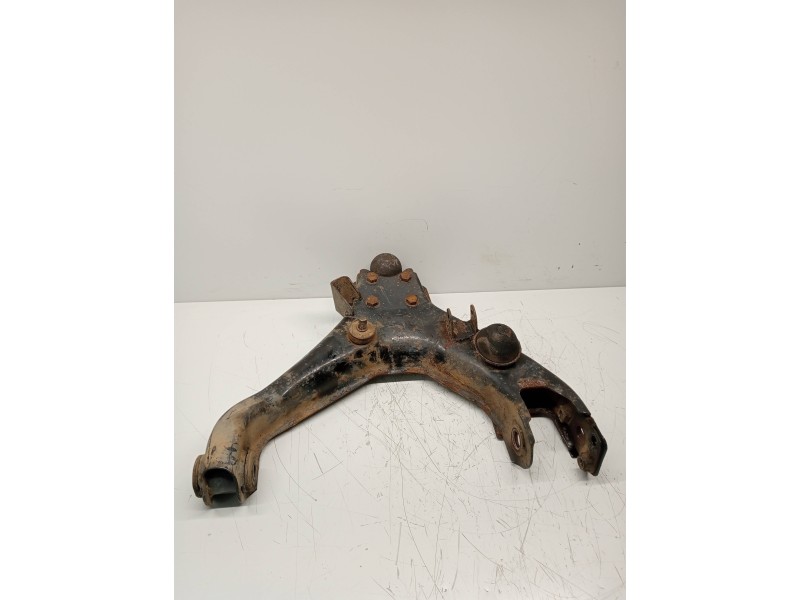 Recambio de brazo suspension inferior delantero derecho para ssangyong korando 2.9 tdi referencia OEM IAM   